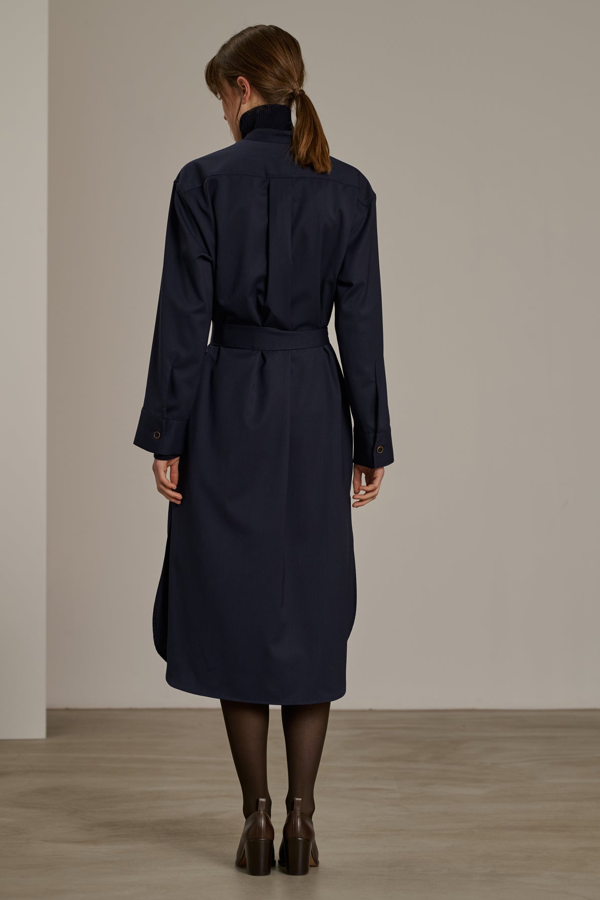 ROBE AKIKO  NAVY vue 4